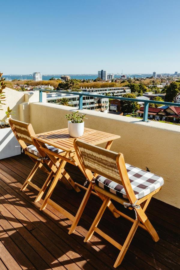 Spectacular Views Over Albert Park Melbourne Exterior photo