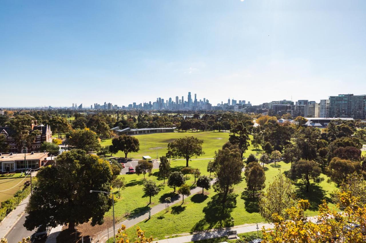 Spectacular Views Over Albert Park Melbourne Exterior photo