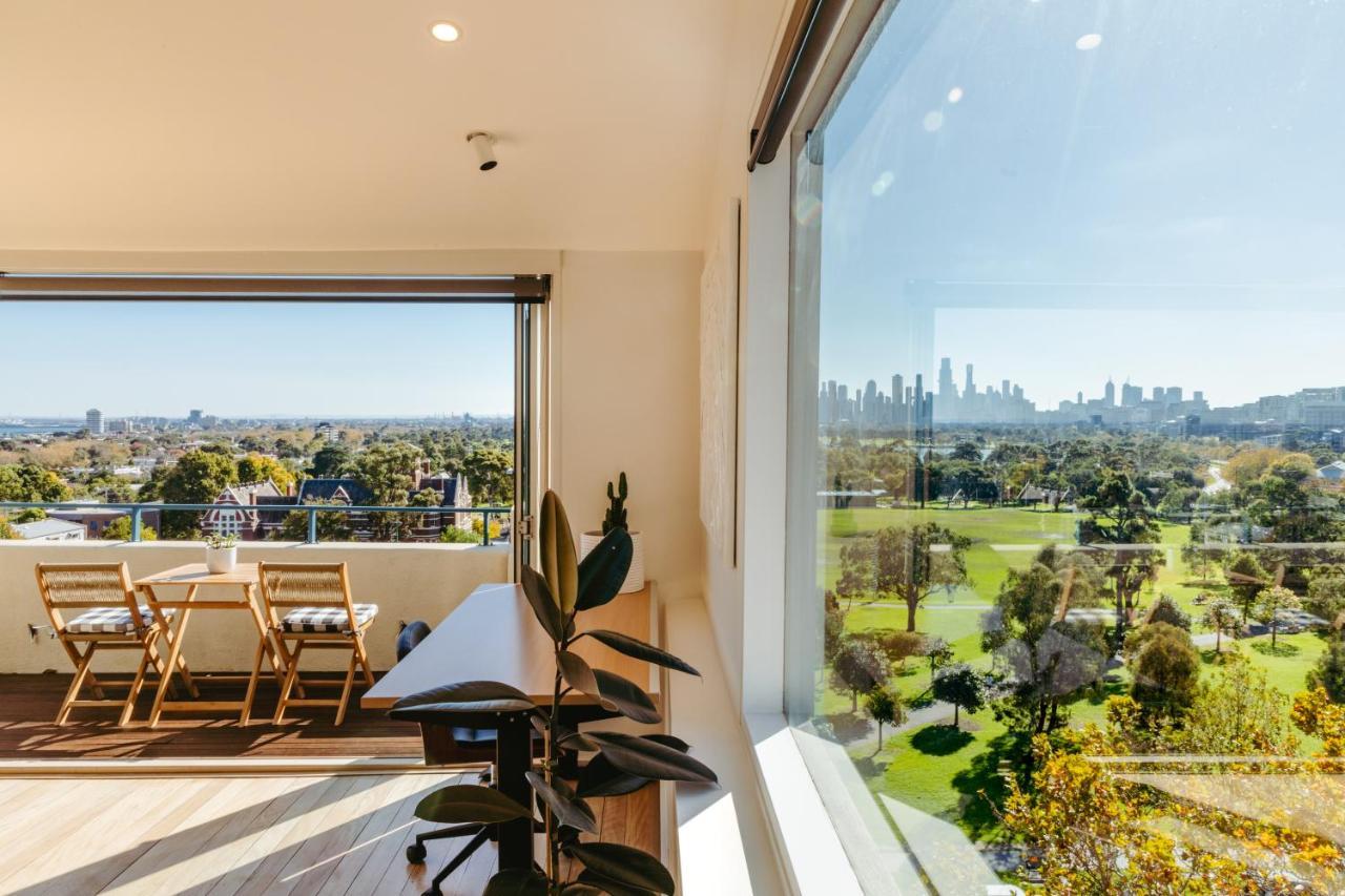 Spectacular Views Over Albert Park Melbourne Exterior photo