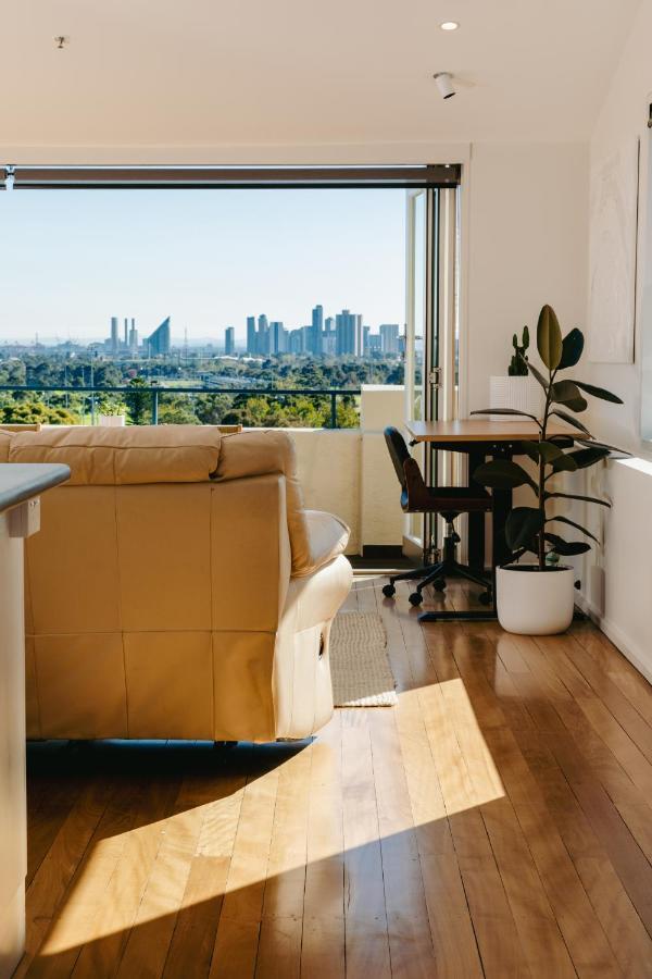 Spectacular Views Over Albert Park Melbourne Exterior photo